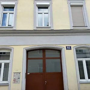 Apartament Cozy 8-person In Located At Haberlgasse 82 N1, Wiedeń