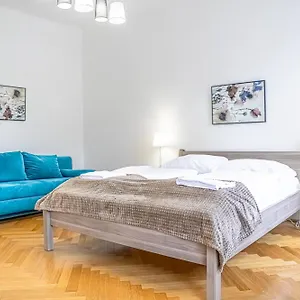 Apartament Comfortable 2br Apt.-near Wiener Stadthalle, Wiedeń